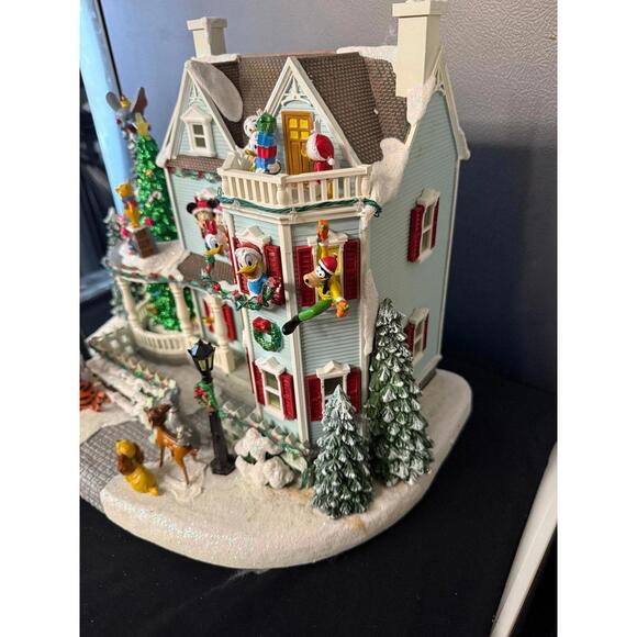 Disney Holiday Decorations – Animated Holiday House With Lights
